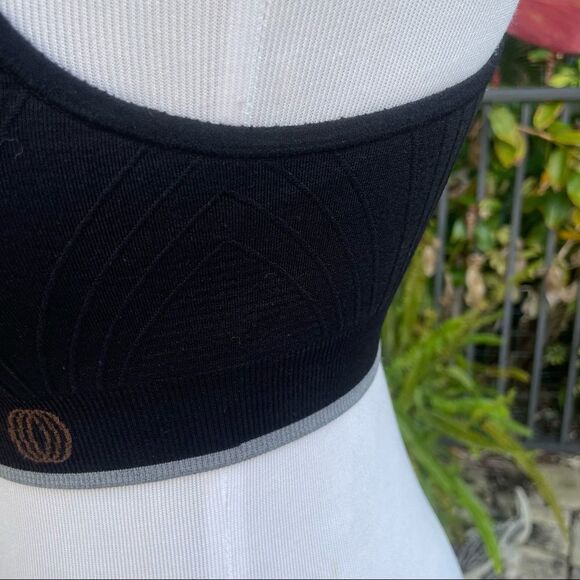 🍍3/$15🍍 Balance Collection Wireless Yoga Bra - Picture 5 of 9